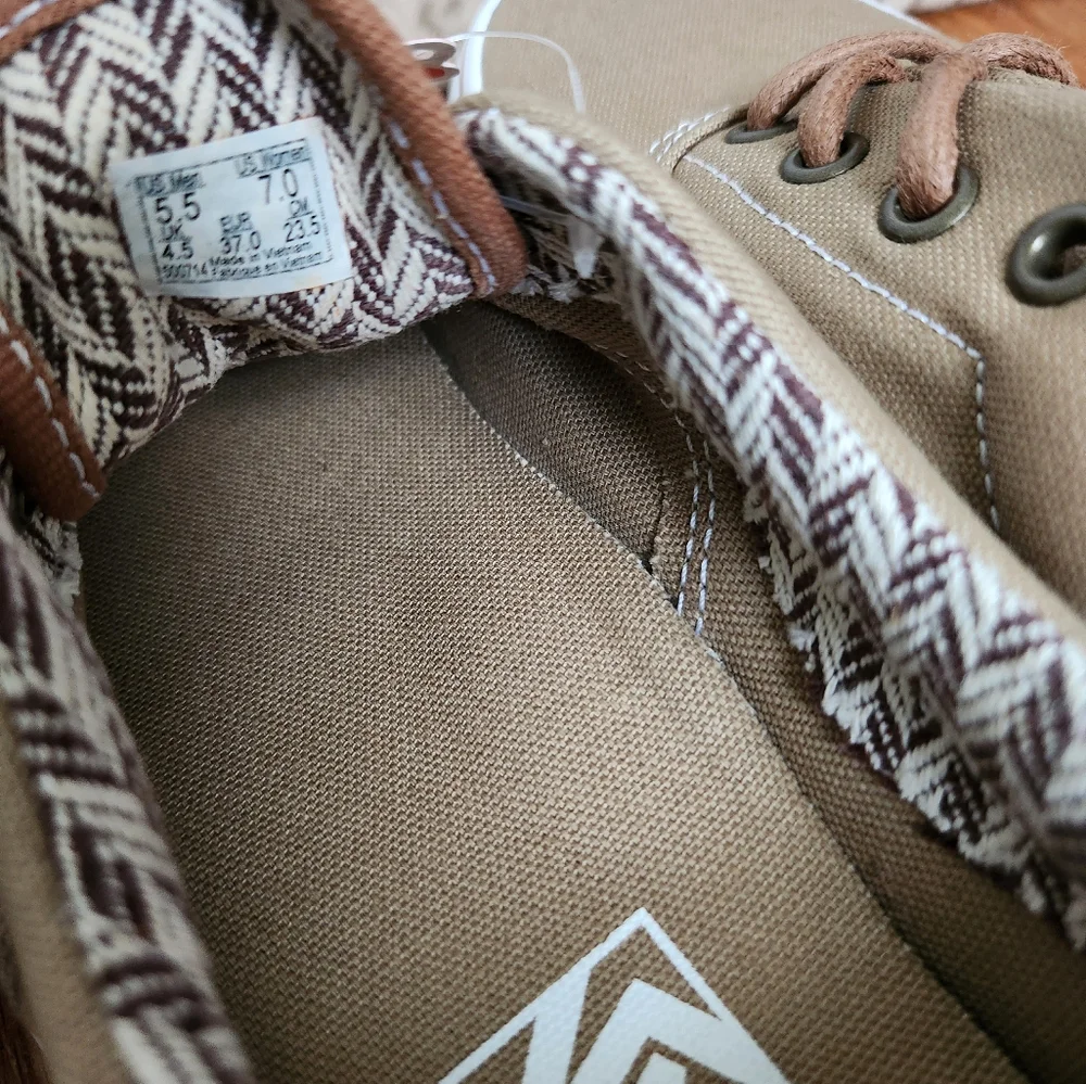 Vans Tan Canvas Atwood Deluxe Sneakers - Picture 5 of 11